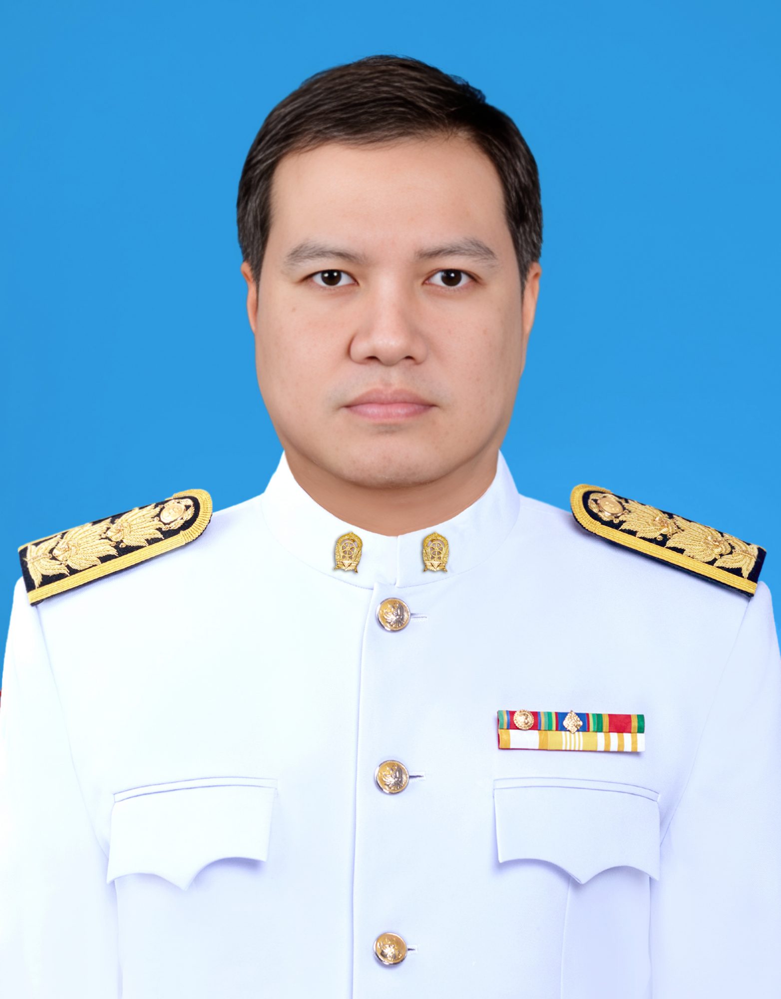 นายชวาล แข็งแรง