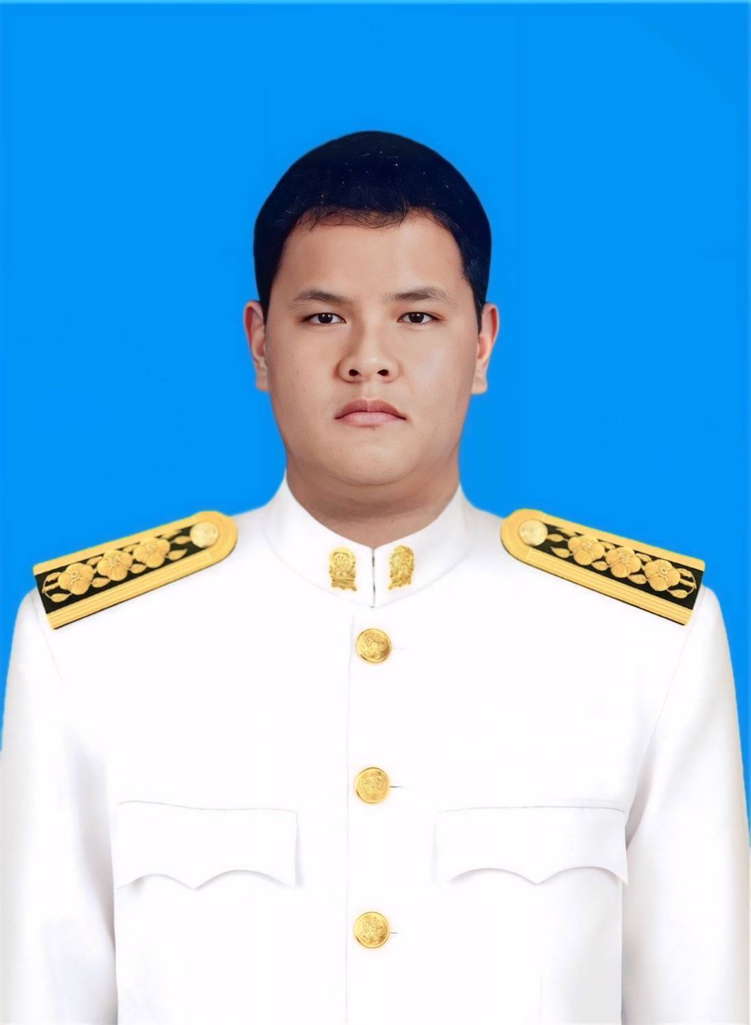 นายภูวดล ธนูชัย